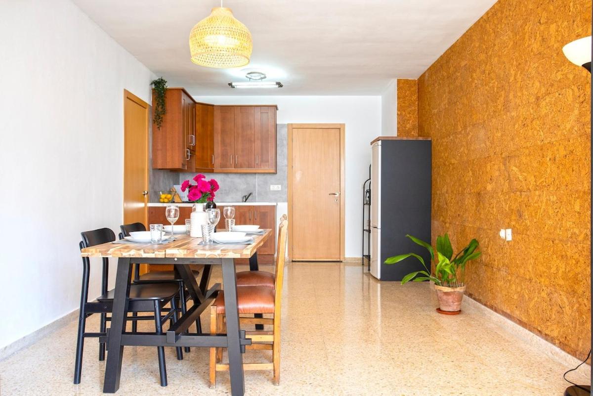 -Malagasunapts- West Beach Malaga Seafood & Relax Экстерьер фото